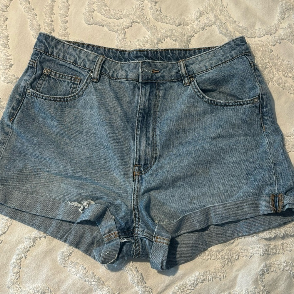 H&M High Rise Jean shorts
